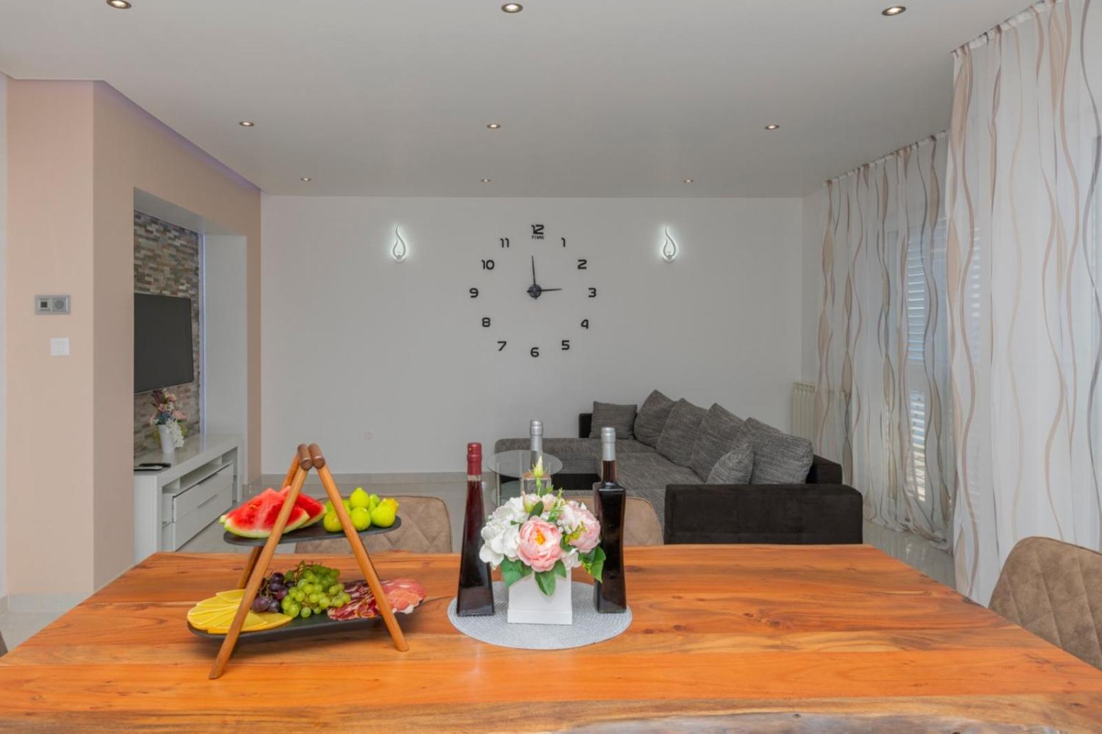 Apartments Radeljic Подстрана Номер фото